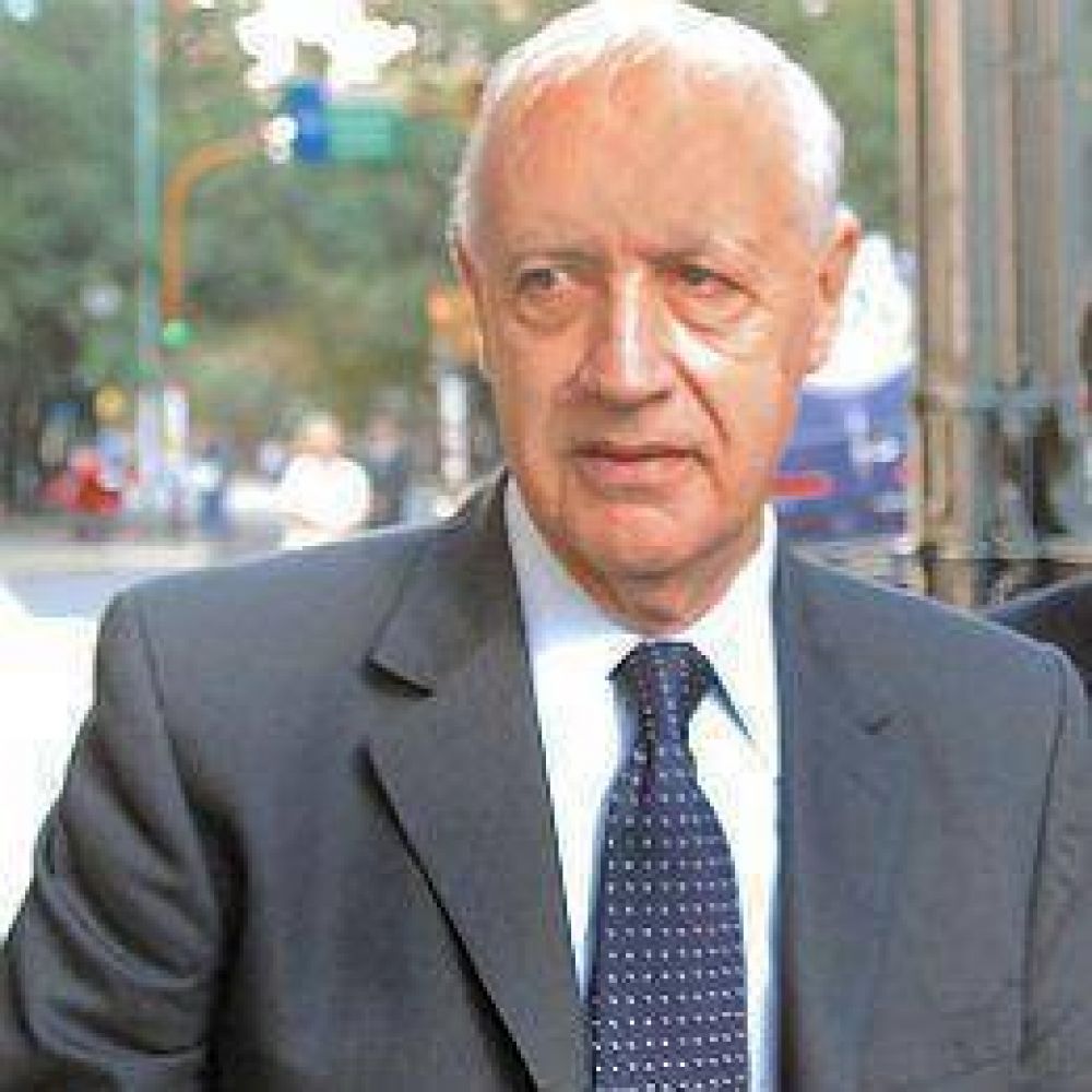 "Con el d�lar el Gobierno act�a como con el cuento de que no hay inflaci�n�