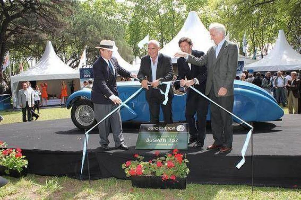 Posse inaugur� Autocl�sica 2012