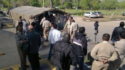 Tras varios intentos de negociaci�n, sigue la protesta de prefectos y gendarmes