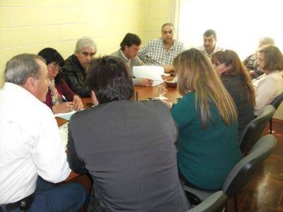 Planes: suspenden reuniones