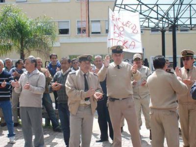 Continuar� el reclamo en la Prefectura Puerto hasta el martes