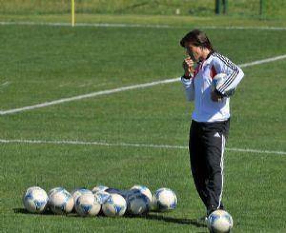 Almeyda se queda aunque lo "putee todo el estadio"