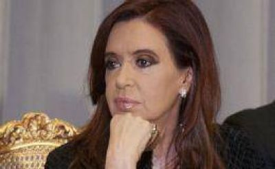 Recluida en Olivos, Cristina se reuni� con funcionarios