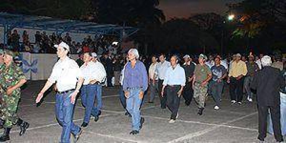  Emotiva ceremonia en el d�a del soldado formose�o