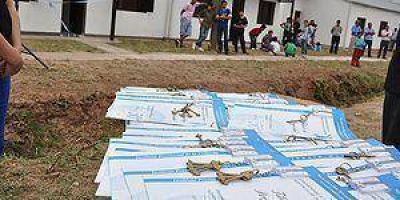  Entregaron 200 viviendas en el Centro-Oeste