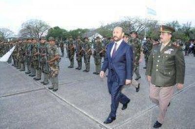 Insfr�n presidio emotiva ceremonia en el D�a del Soldado Formose�o