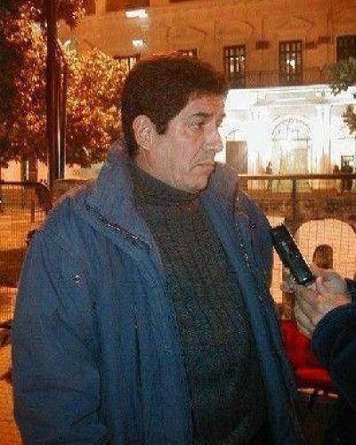 Los Docentes amenazan salir a la calle si no hay aumento.