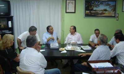 Previo al c�nclave liberal, Cassani se reuni� con Vald�s y comerciantes