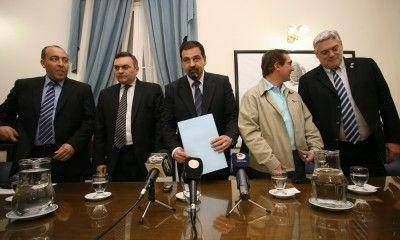 Ciurca present� el proyecto de reforma Constitucional en Senadores