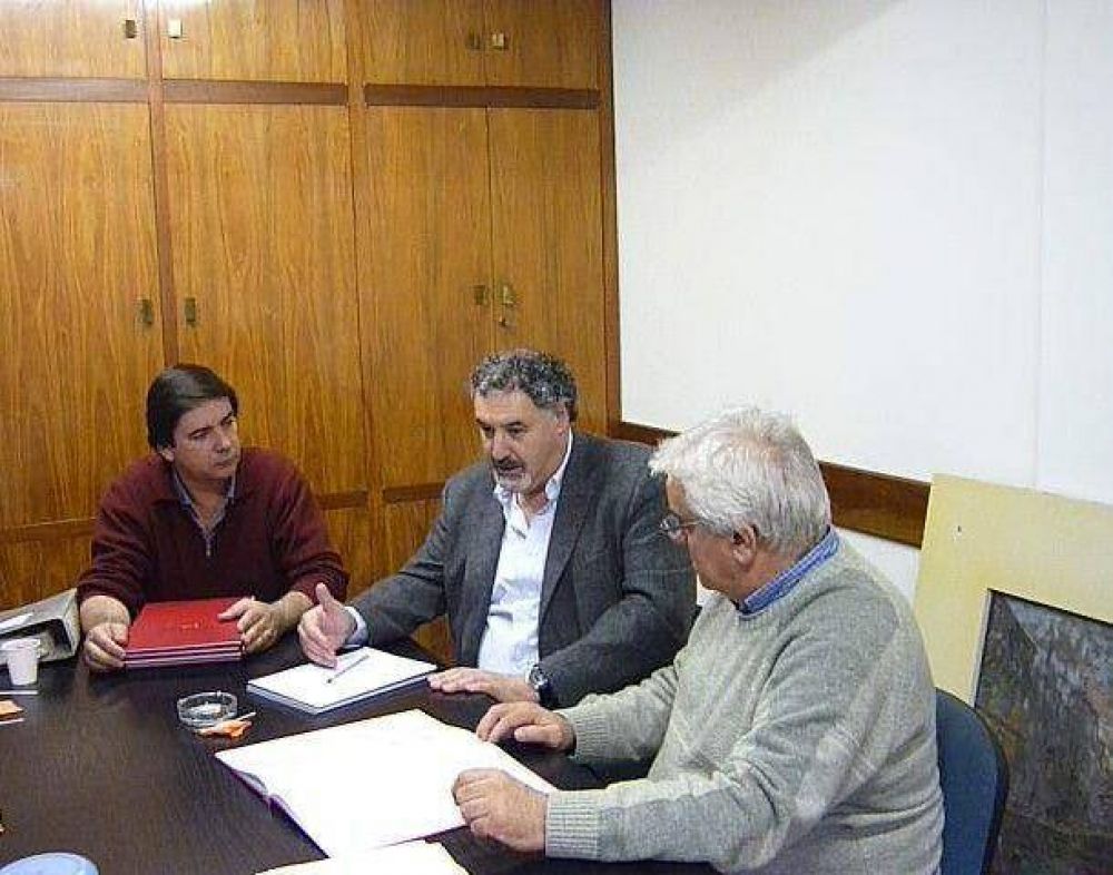 Lazzeretti se reuni� con la Cooperativa Plus Ultra de taxistas