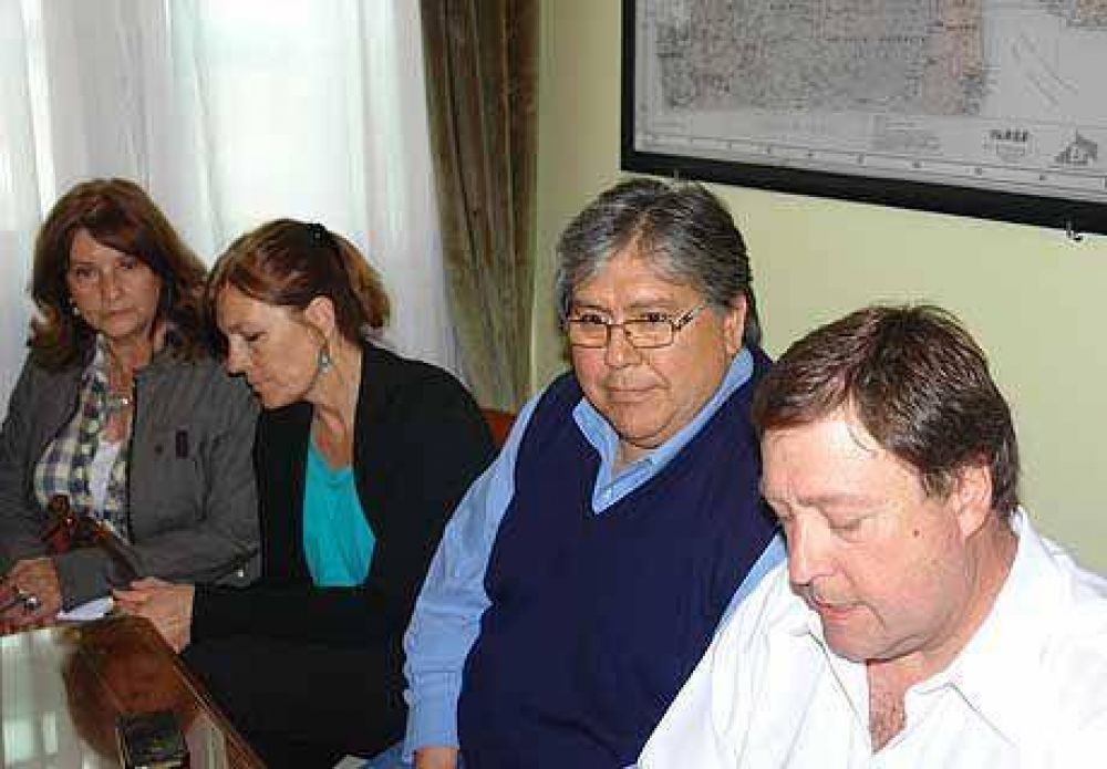 �Chino� Navarro neg� ser nexo entre albertistas y pichettistas