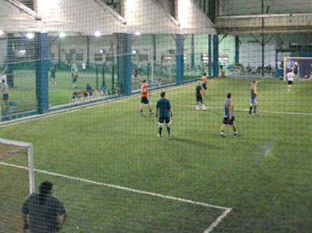 Roban a mano armada un complejo de f�tbol 5 donde hab�a 100 personas