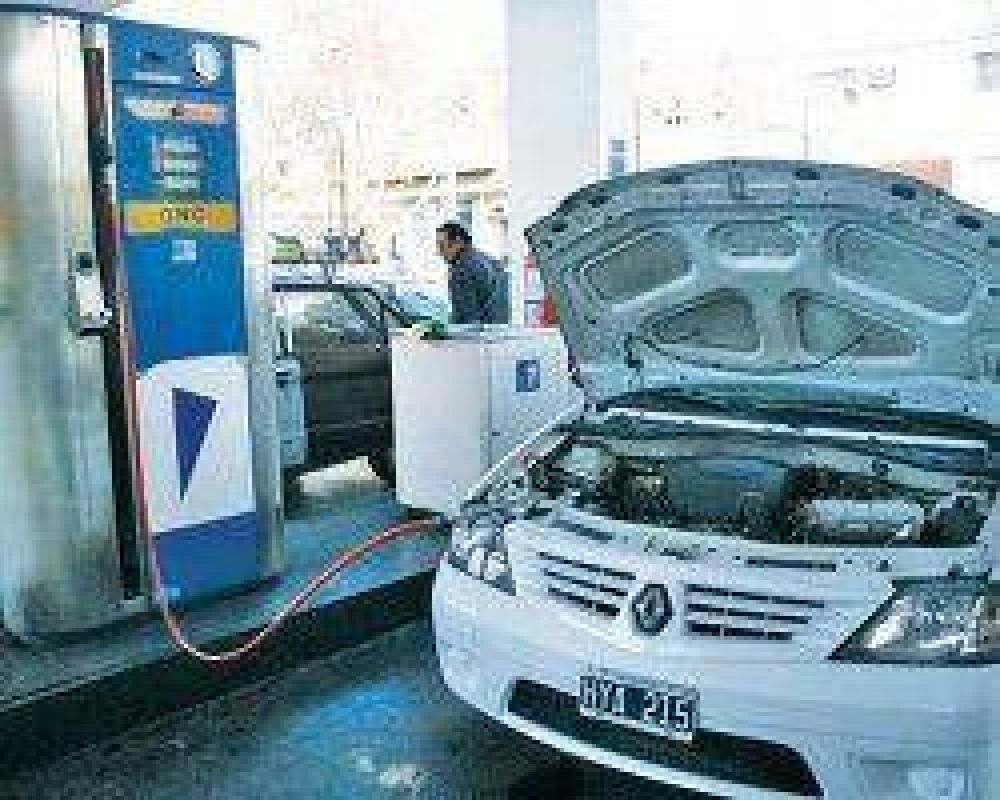  Los estacioneros pierden 20% de ganancias por el aumento al GNC