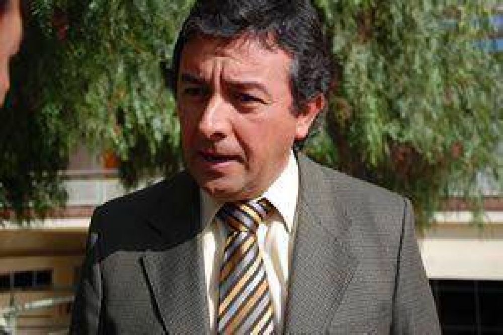 J�chal, m�s cerca de tener sus cloacas