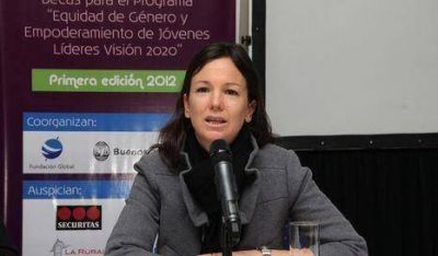 Carolina Stanley particip� en jornada con j�venes
