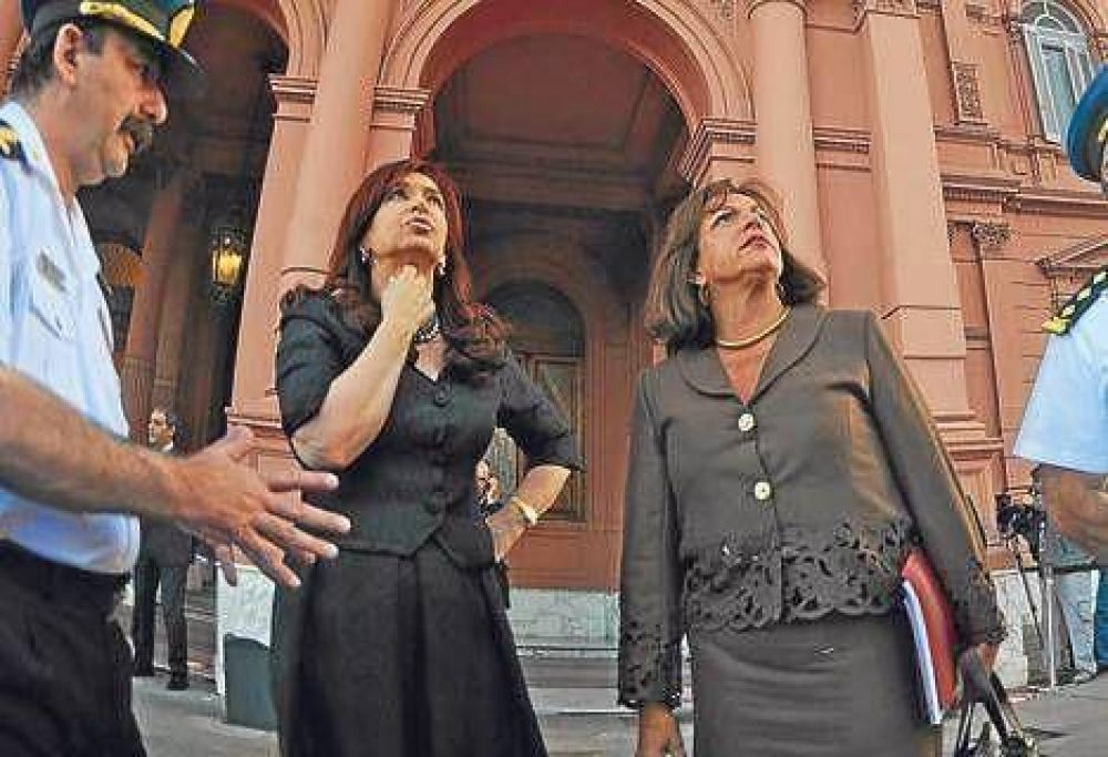 Cristina culp� a Nilda Garr� por la crisis en las fuerzas