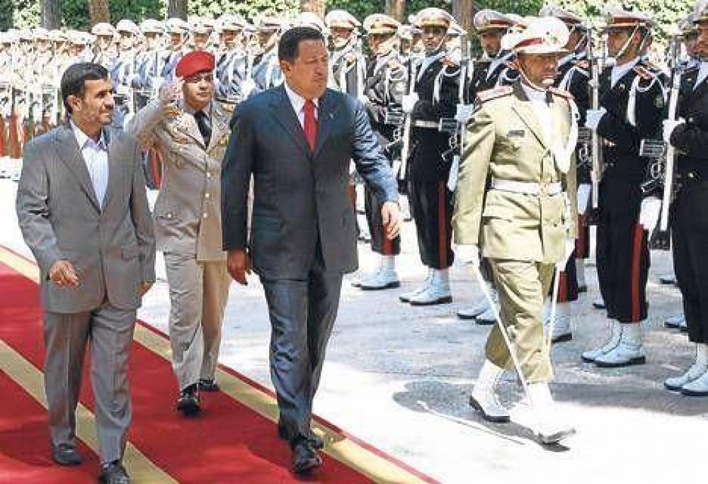 Entre la devaluaci�n y el cepo al d�lar, Ir�n mira a Caracas