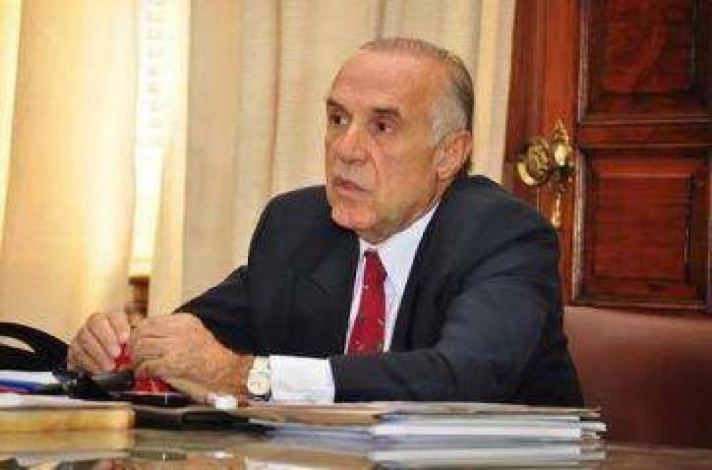 Passaglia busca dinero en el Puerto