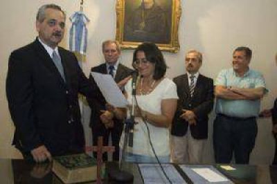 Fijan nuevas reglas para el trabajo de las secretar�as