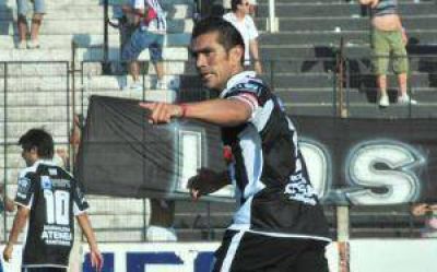 For Ever busca sumar de visitante