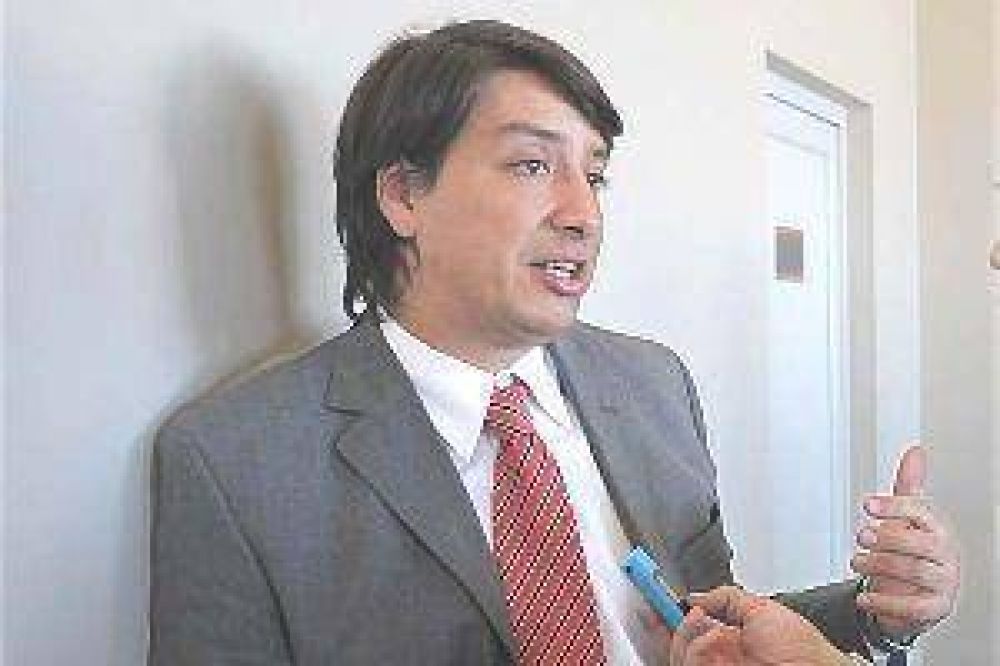Analizan ampliar las acusaciones contra Capella por privaci�n ileg�tima de la libertad y torturas