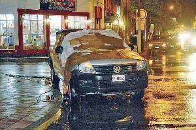Lluvia con granizo provoc� da�os en algunos sectores de la capital