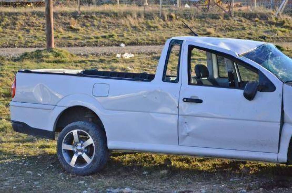 Volc�, le hicieron test de alcoholemia y le secuestraron la camioneta