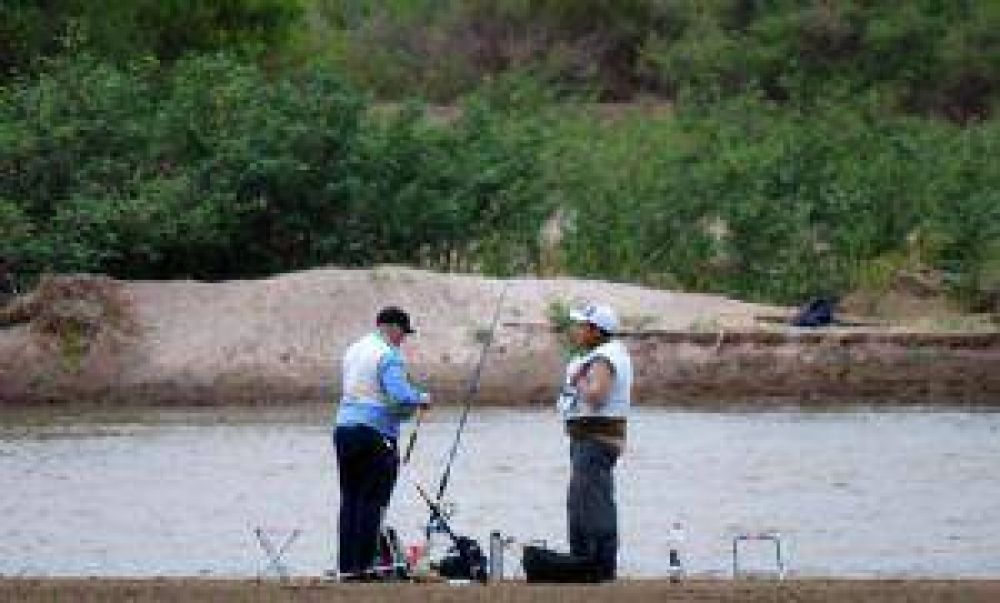 M�s de 750 pescadores participan del Concurso de Pesca del Dorado