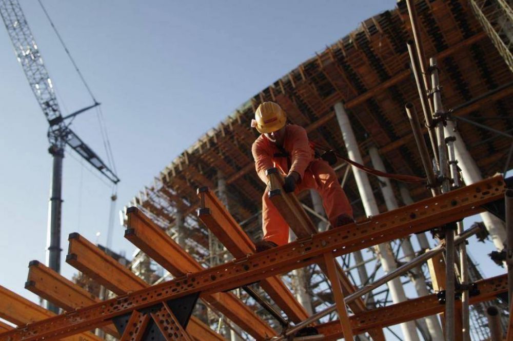 El empleo cae en el sector privado y sube en el Estado industria manufacturera