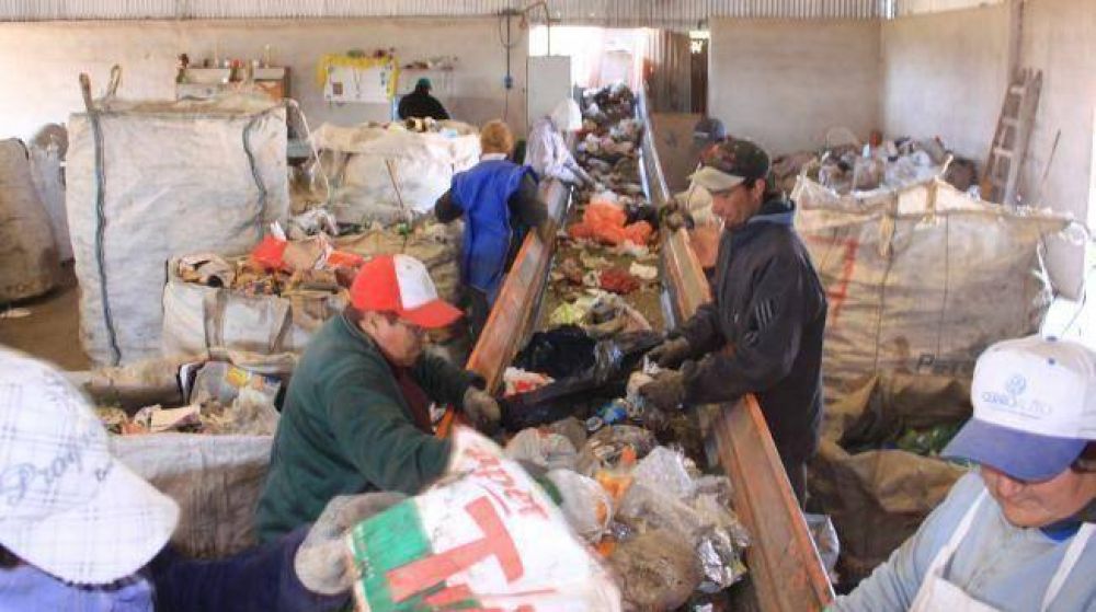 Treinta municipios ya venden su basura