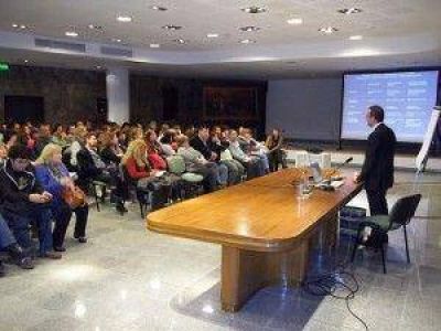 Cargos Jer�rquicos: se capacitaron a cientos de directivos de la regi�n I