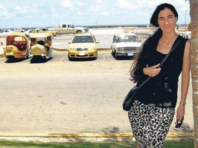 "Quisieron desnudarme", dijo Yoani S�nchez tras el encierro
