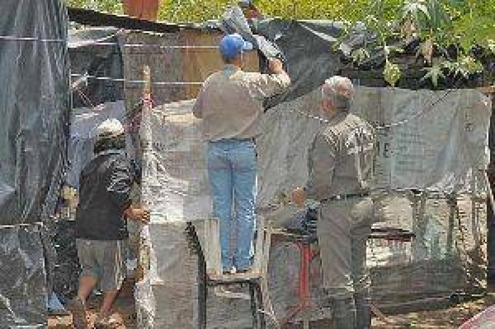 Defensa Civil asisti� a afectados por el temporal