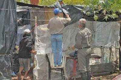 Defensa Civil asisti� a afectados por el temporal
