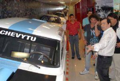 Maximiliano Guerra engalan� el Museo