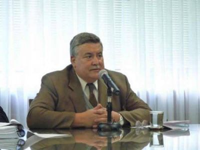 Le piden a la UCR que "regularice" la situaci�n del titular de la AGN