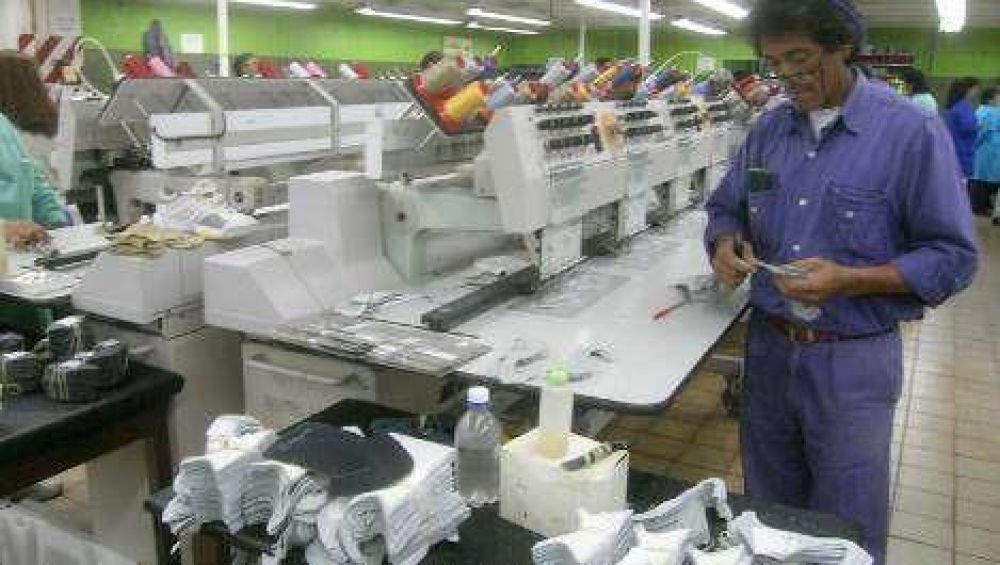  El Gobierno "sin certezas" sobre la venta de Alpargatas Textil