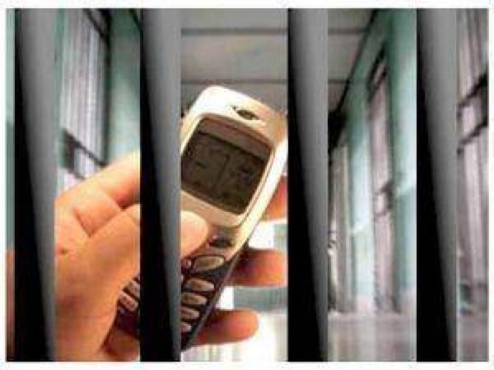 Impulsan prohibir el uso de celulares a los privados de libertad