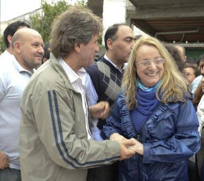 Alicia Kirchner asisti� al operativo conjunto realizado en Villa Carraza junto al PAMI y el ANSES