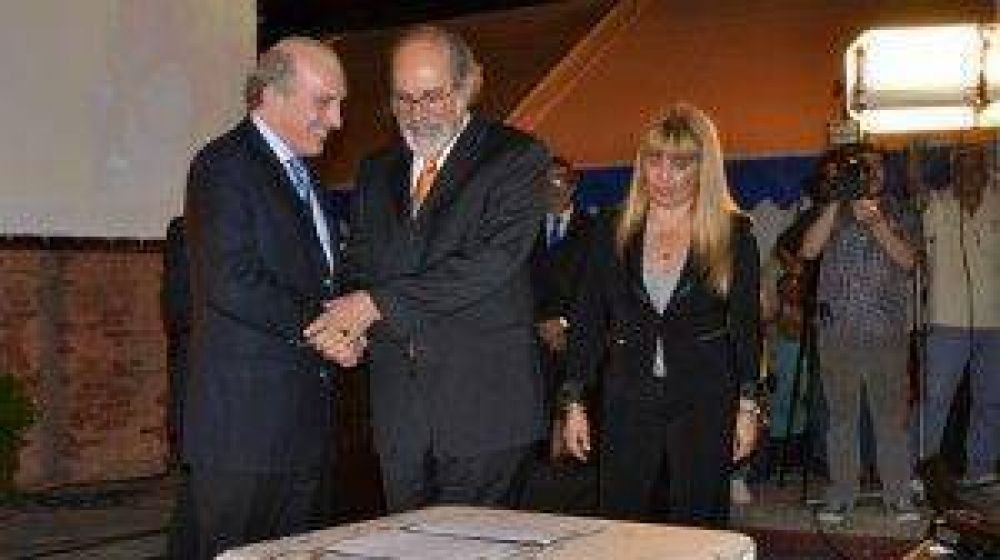 Ib��ez: �al pa�s no le perdonan que decida su pol�tica econ�mica�