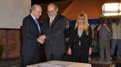Ib��ez: �al pa�s no le perdonan que decida su pol�tica econ�mica�