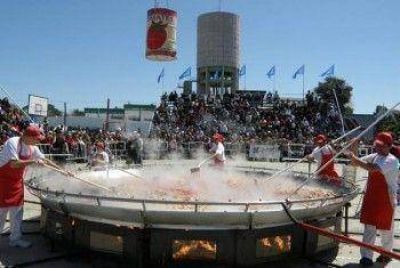 Villa Gesell: m�s de 1.000 personas disfrutaron de la tradicional paella gigante