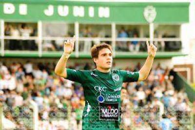Sarmiento hizo un inteligente partido, gole� a Atl�tico Tucum�n y es el nuevo puntero