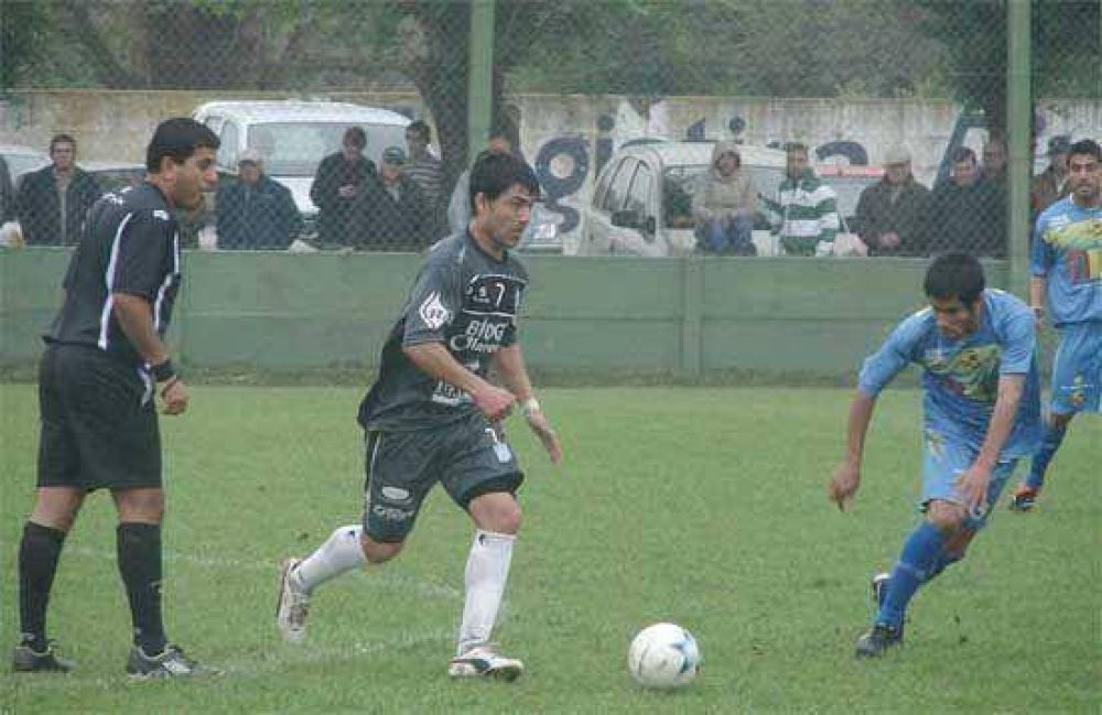 Ferro volvi� a tropezar afuera