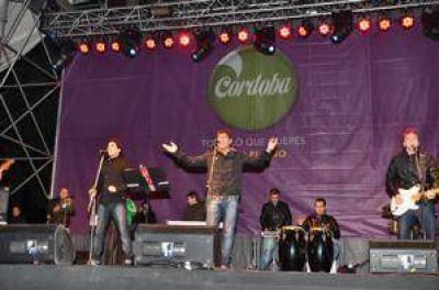  C�rdoba hizo re�r y bailar a San Juan