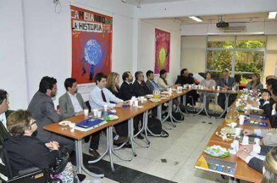 El presidente de la CIDH visit� la Defensor�a del Pueblo porte�a