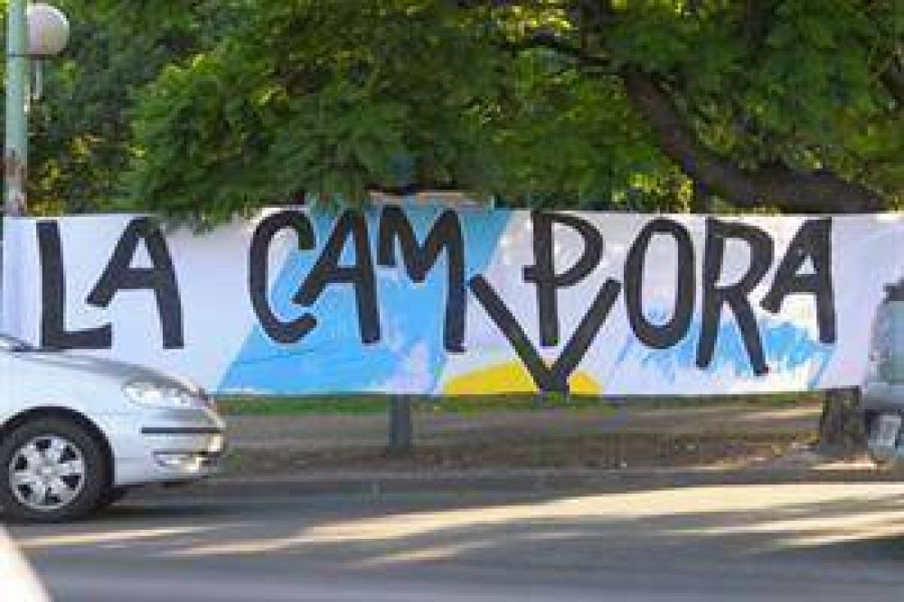 Exultante, La C�mpora compara a Venezuela con la Argentina