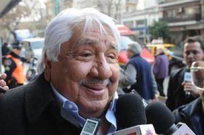 "Va a haber muchos paros", advierte la CGT oficialista