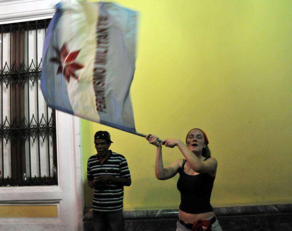 Peronismo Militante reemplaz� a La C�mpora en el festej� chavista