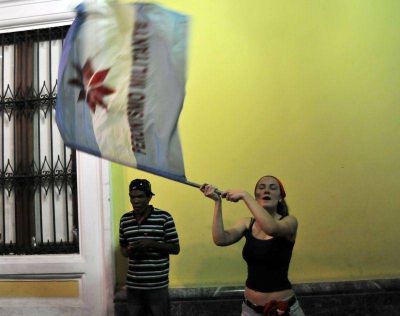 Peronismo Militante reemplaz� a La C�mpora en el festej� chavista